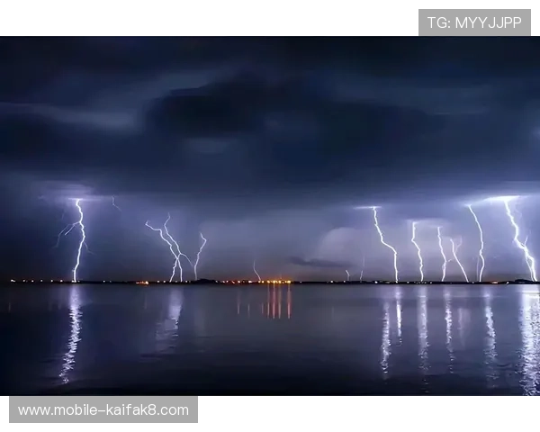 闪电 21 点:如何在夜空中捕捉最震撼的闪电瞬间 闪电 21 点:如何在夜空中捕捉最震撼的闪电瞬间